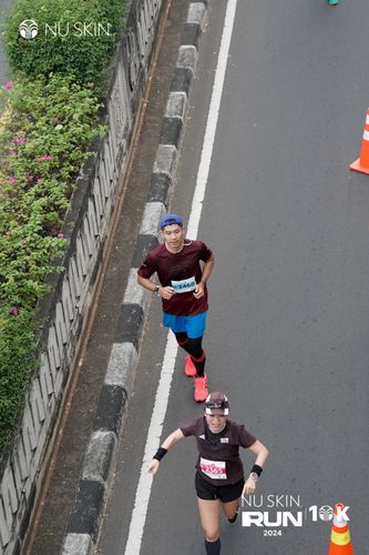 Race photo from Nu Skin Run 10K