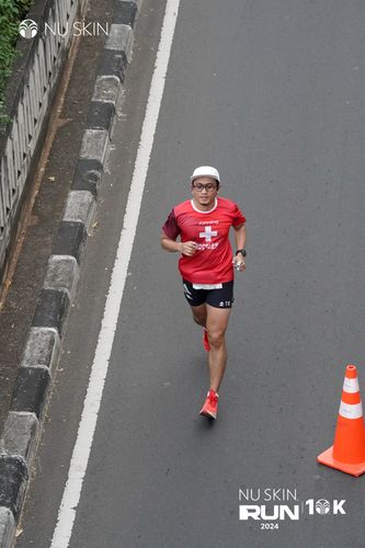 Race photo from Nu Skin Run 10K