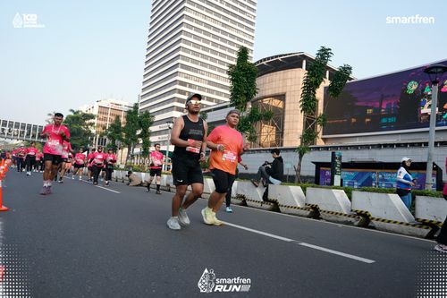 Race photo from Smartfren Run 2025 