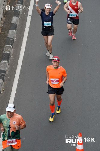 Race photo from Nu Skin Run 10K