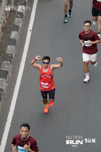 Race photo from Nu Skin Run 10K