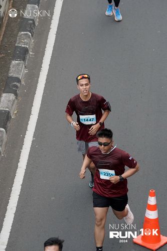 Race photo from Nu Skin Run 10K