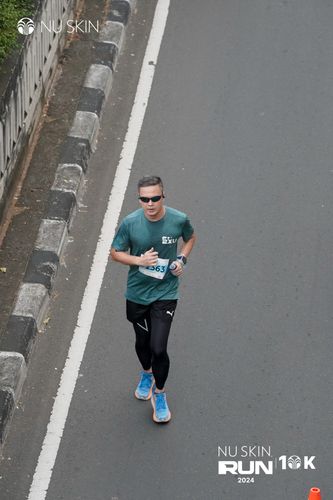 Race photo from Nu Skin Run 10K