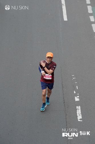 Race photo from Nu Skin Run 10K