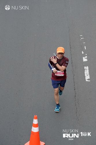 Race photo from Nu Skin Run 10K
