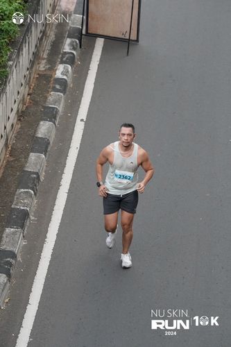 Race photo from Nu Skin Run 10K