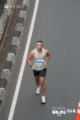 Race photo from Nu Skin Run 10K