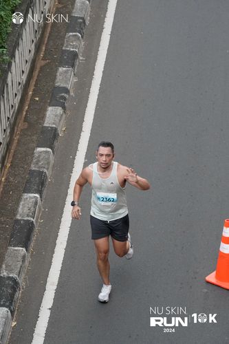 Race photo from Nu Skin Run 10K