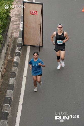 Race photo from Nu Skin Run 10K