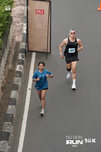 Race photo from Nu Skin Run 10K