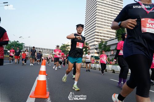 Race photo from Smartfren Run 2025 