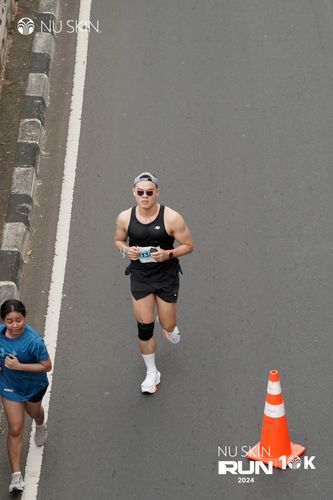 Race photo from Nu Skin Run 10K