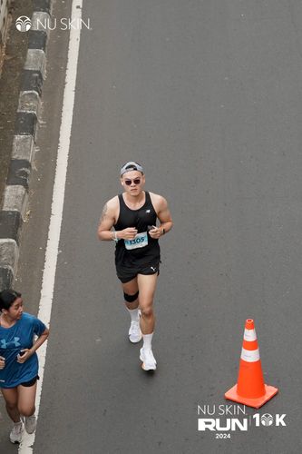 Race photo from Nu Skin Run 10K