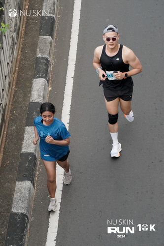 Race photo from Nu Skin Run 10K