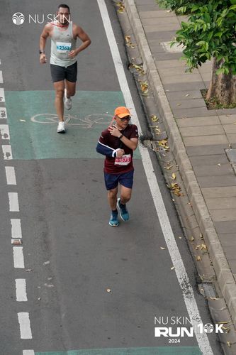 Race photo from Nu Skin Run 10K