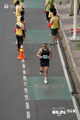 Race photo from Nu Skin Run 10K
