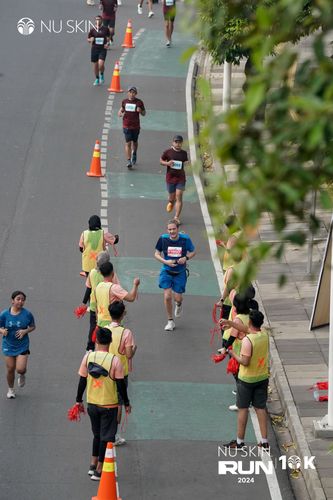 Race photo from Nu Skin Run 10K