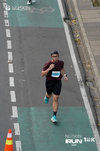 Race photo from Nu Skin Run 10K