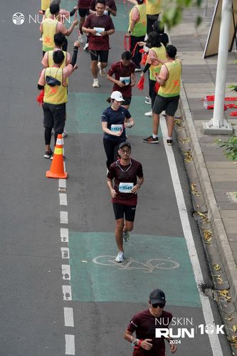 Race photo from Nu Skin Run 10K