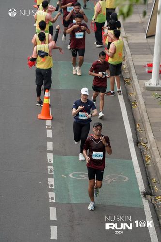 Race photo from Nu Skin Run 10K