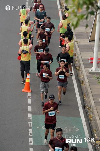 Race photo from Nu Skin Run 10K