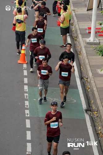 Race photo from Nu Skin Run 10K