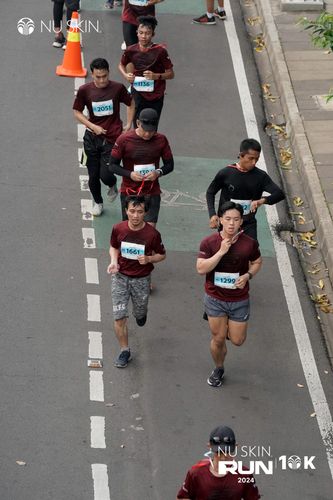 Race photo from Nu Skin Run 10K