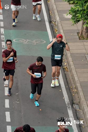 Race photo from Nu Skin Run 10K
