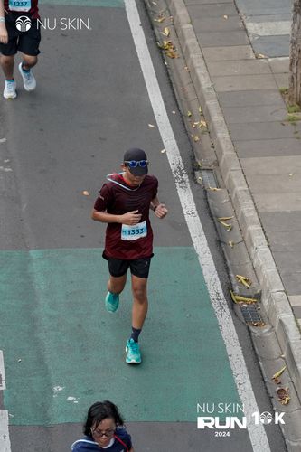 Race photo from Nu Skin Run 10K