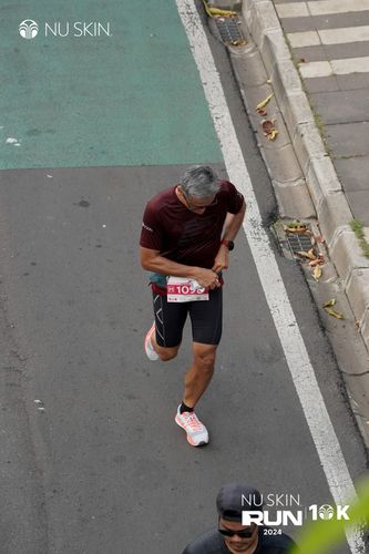 Race photo from Nu Skin Run 10K