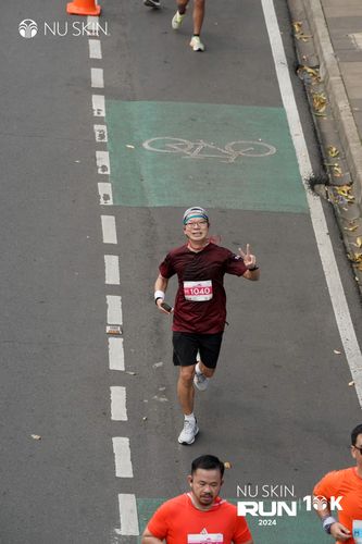 Race photo from Nu Skin Run 10K