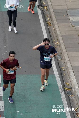 Race photo from Nu Skin Run 10K