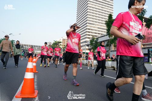 Race photo from Smartfren Run 2025 