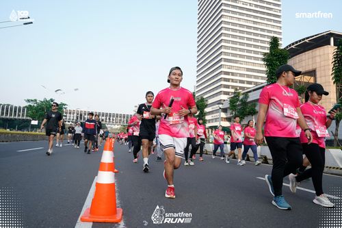 Race photo from Smartfren Run 2025 