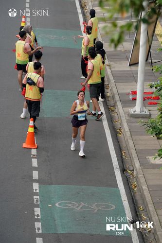 Race photo from Nu Skin Run 10K