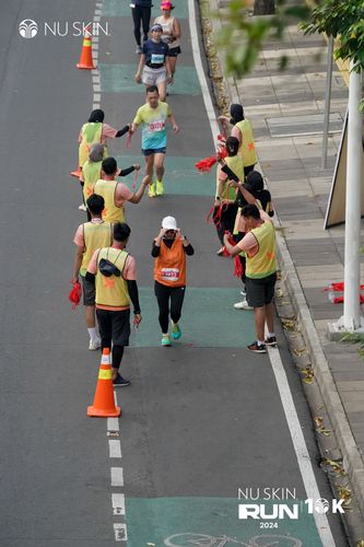Race photo from Nu Skin Run 10K