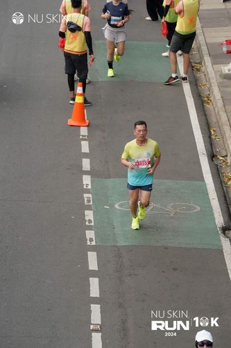 Race photo from Nu Skin Run 10K