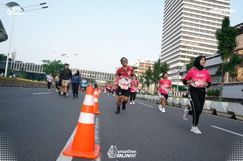 Race photo from Smartfren Run 2025 