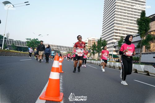 Race photo from Smartfren Run 2025 