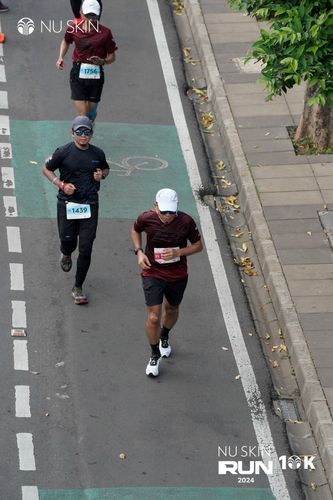 Race photo from Nu Skin Run 10K