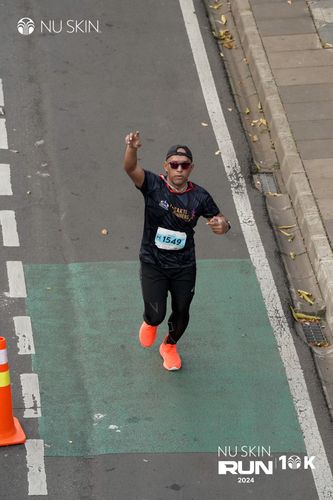 Race photo from Nu Skin Run 10K