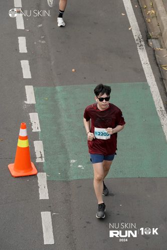 Race photo from Nu Skin Run 10K
