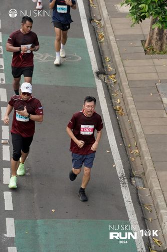 Race photo from Nu Skin Run 10K