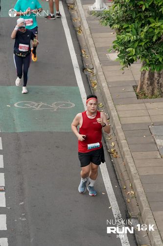 Race photo from Nu Skin Run 10K