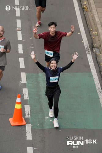 Race photo from Nu Skin Run 10K