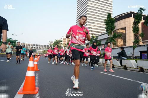 Race photo from Smartfren Run 2025 