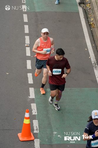 Race photo from Nu Skin Run 10K