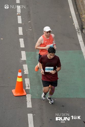 Race photo from Nu Skin Run 10K