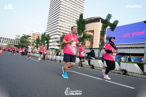 Race photo from Smartfren Run 2025 