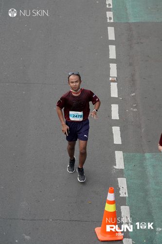Race photo from Nu Skin Run 10K